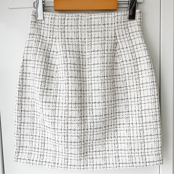Guess white tweed/boucle mini skirt - Picture 12 of 13